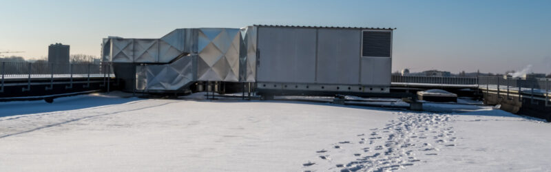 Build up of snow on a Commercial roof